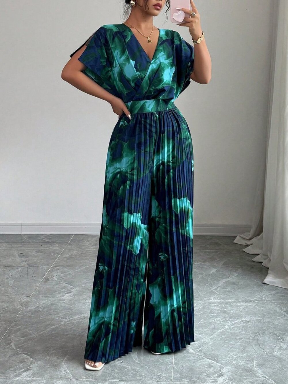 Women's Floral Print Surplice V-Neck Bat Sleeve Pleated Wide Leg Jumpsuit - Picture 3 of 6